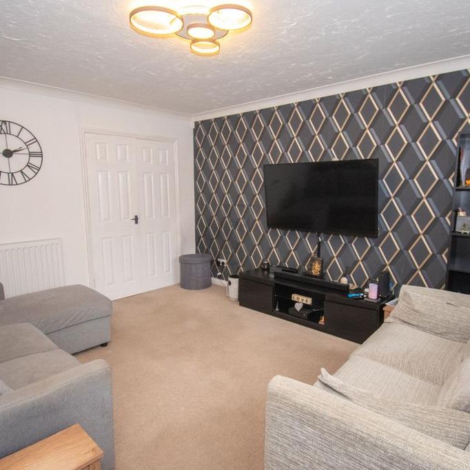 3 bedroom semi-detached house to rent - Photo 1