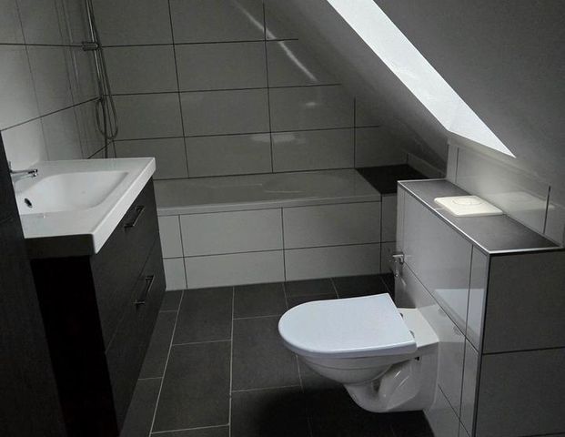 Wohnung im OG – ruhig &Zentral inkl Küche - Photo 1