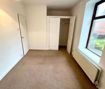 Carlinghow Hill, Batley, WF17 - Photo 3