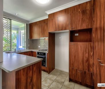 Modern Top Floor Apartment - Call Now to Inspect! - Photo 4