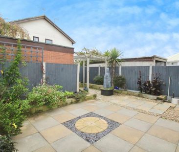 3 bedroom semi-detached house to rent - Photo 3