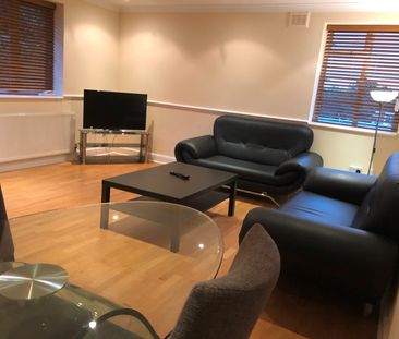 2 Bed Flat, Beverley Gate House, SW15 - Photo 1