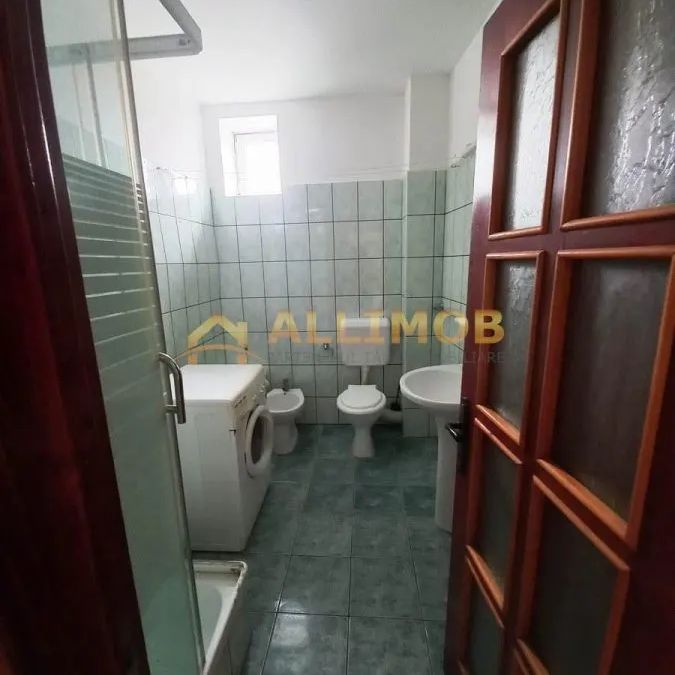 Apartament 2 camere in Ploiesti, zona centrala - Fotografie 1