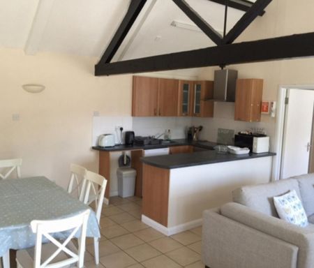 2 bedroom barn conversion to rent - Photo 5