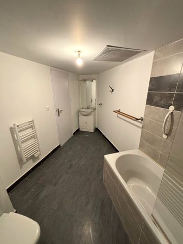 Location Appartement 2 pièces 57m² MARSEILLE 14ème - Photo 4