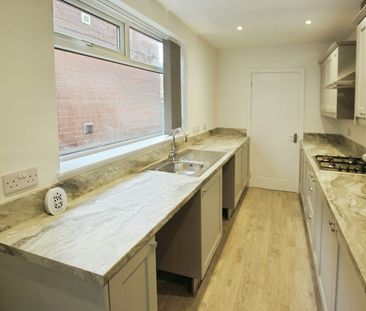 Terraced House to rent on - Photo 5