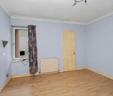 5 bedroom semi-detached house to rent - Photo 2