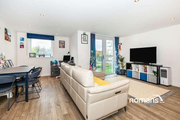 Kingston Close, Maidenhead, Berkshire, SL6 - Photo 1