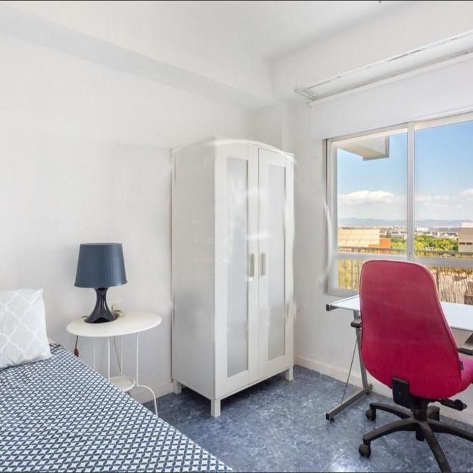 Luxury penthouse for rent in Valencia - Photo 1