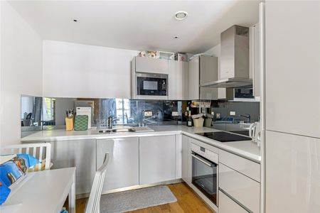 Hammersmith Grove, London, W12 flat to rent - Photo 5
