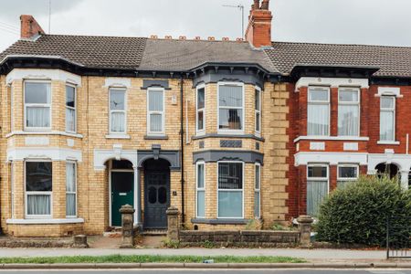 1 bedroom in a house share to rent - Photo 3