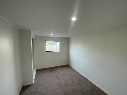 Maraetai - Photo 1