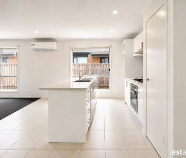 Spacious Four-Bedroom Family Home with Two Living Areas! - Photo 3