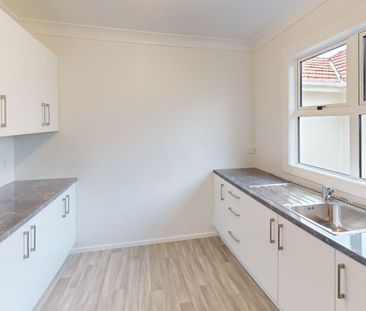 Roslyn - 3 Bedrooms - Photo 4