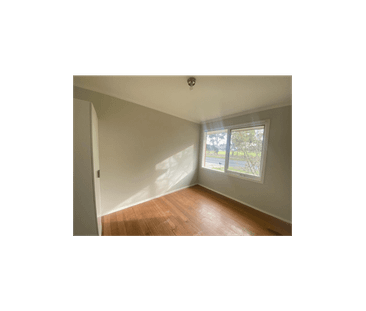 Comfort & Convenience – Updated Home with Spacious Backyard in Prim... - Photo 4