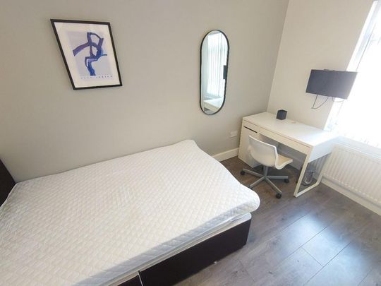 5 bedroom terraced house to rent - Photo 1