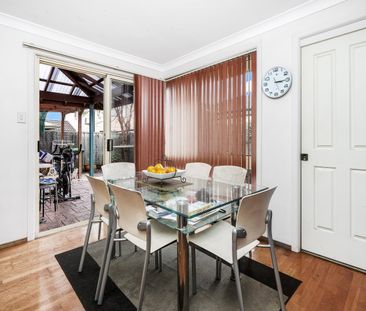 A neat and tidy 2 bedroom quiet villa available now! ! ! - Photo 1