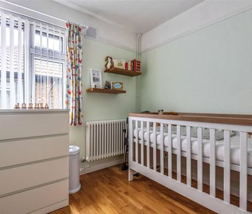 West Sheen Vale, Richmond, Surrey, TW9 - Photo 2