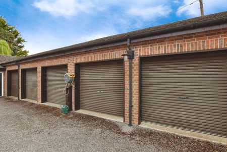 2 bedroom retirement property to rent - Photo 5