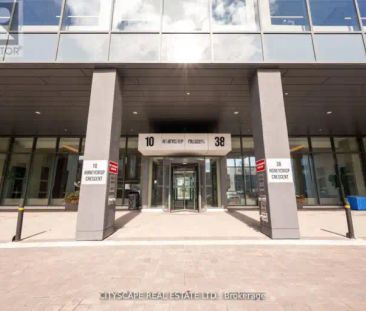 1516 - 10 HONEYCRISP CRESCENT N | 1516 - 10 HONEYCRISP CRESCENT N, ... - Photo 1