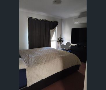 Spacious Home- Inground Pool - Air con- Big Block - 6 Month Lease o... - Photo 3