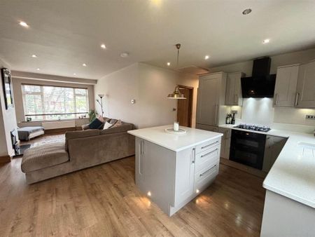 2 bedroom maisonette to rent - Photo 3