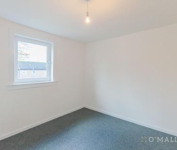 3 bedroom flat to rent - Photo 3