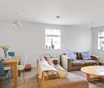 2 bedroom end of terrace house to rent - Photo 2