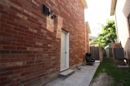 For Lease - 30 Richgrove Drive Unit# BSMT, Brampton, Ontario - Photo 2