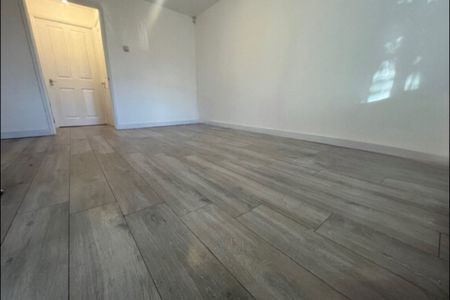 Bierley House Avenue - Photo 3