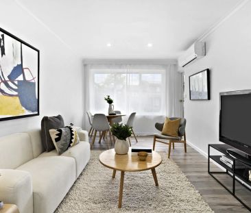 SLEEK, CONVIENIENT & CLOSE TO EVERYTHING! - Photo 5