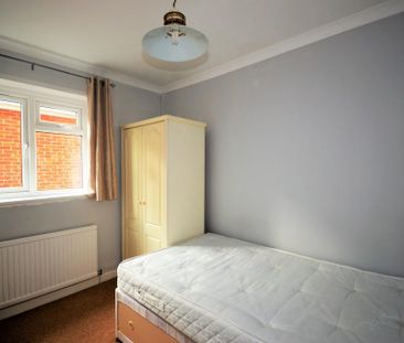 5 bedroom detached house to rent - Photo 4