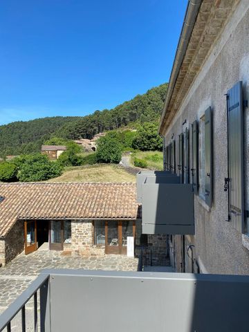 Location Appartement 2 pièces 42m² ST PIERRE ST JEAN 07140 - Photo 2