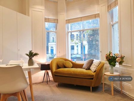 Studio to rent - Photo 3