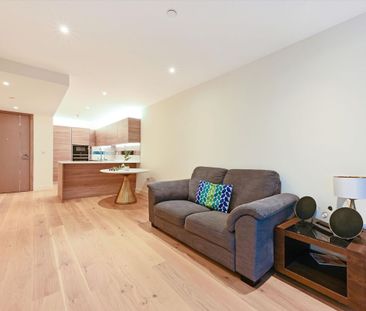 Apartment with views of the Thames located in Royal Arsenal Riversi... - Photo 1