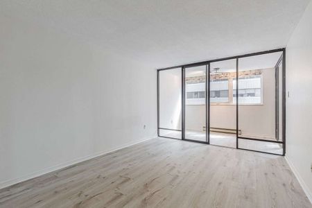For Lease - 360 Bloor Street Unit# 910, Toronto, Ontario - Photo 5