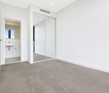 Stylish Two Bedroom Apartment – Central Wollongong - Photo 5