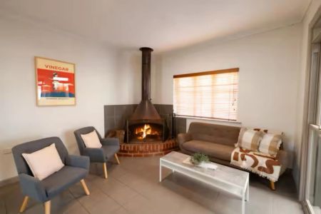 Move Right In: Fully Furnished Richmond Gem with Free Wi-Fi and Garden Care! *BOTH SHORT AND LONG TERM LEASE ACCEPTED * - Photo 3