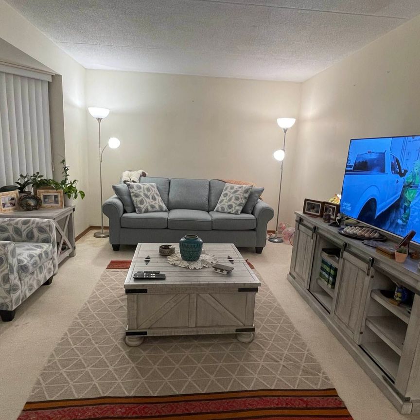 For Lease - 401 Erb Street Unit# 101, Waterloo, Ontario - Photo 1