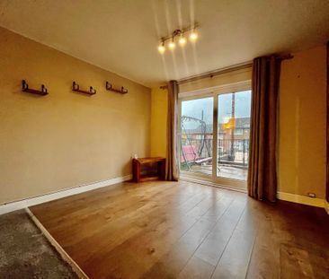 Landseer Way, Leeds - Photo 1