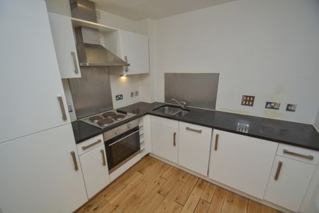 2 bed flat to rent in Finnieston Square, Glasgow, G3 8 - Photo 2