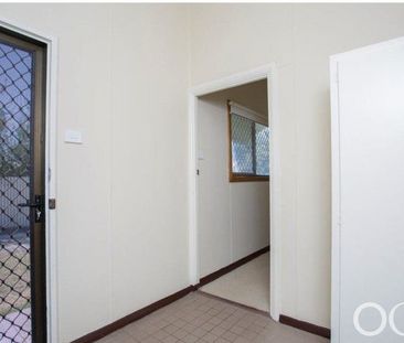 Open The Door to Spacious, Comfortable Family Living - Photo 3