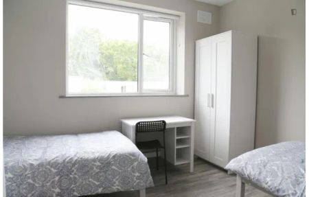 Rent 4 bedroom apartment in Dublin - Photo 3