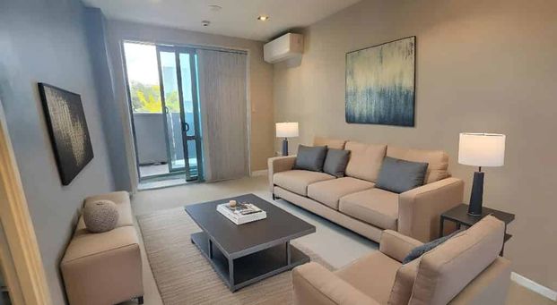 City Living at the Docks with carpark - Photo 1