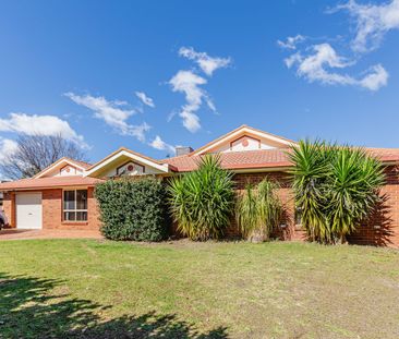 Spacious Family Home - Photo 1