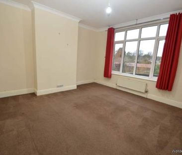 2 bedroom property to rent in Chertsey - Photo 4