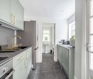 2 bedroom terraced house to rent - Photo 2