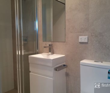 Beautiful Three Bedroom Townhouse - Girraween Public School Catchment! - Photo 3