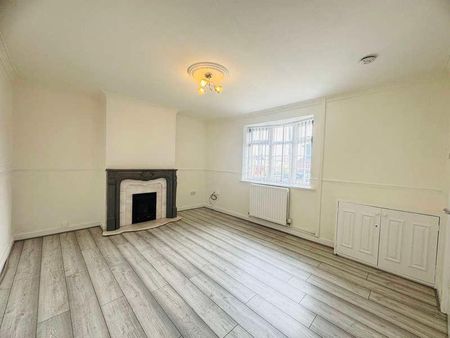 Elwell Crescent, Dudley, West Midlands, DY1 - Photo 2