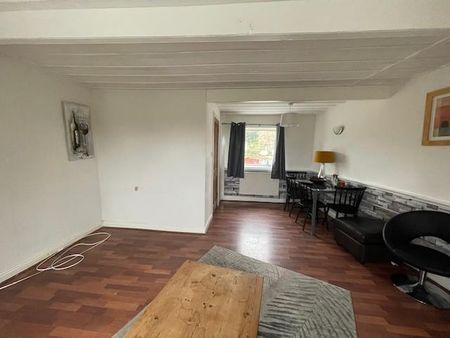 2 bedroom cottage to rent - Photo 2